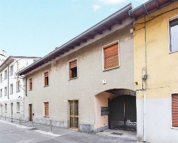 Foto Appartamento in VIA SILVIO PELLICO 17, Carate Brianza Centro di 167 m²