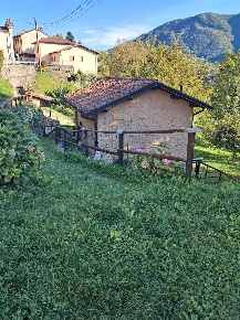 Foto Rustico in Via Avis, Taleggio Olda di 102 m² con 2 locali in vendita