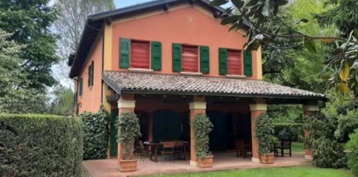 Foto Casa indipendente in Via Pieve, Budrio di 187 m² con 9 locali