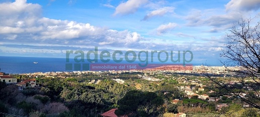 Foto Villa unifamiliare in Via Vittorio Giambruni 13a, Livorno di 210 m²