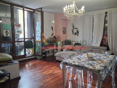 Foto Appartamento in Via Borra 38, Livorno Quartiere Venezia di 120 m²