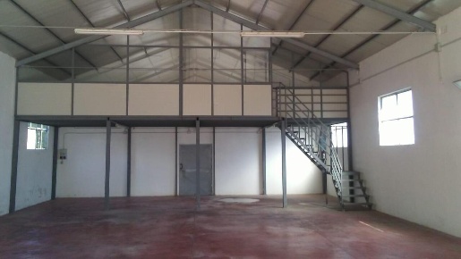 Foto Capannone industriale a Casacanditella di 230 m² con 2 locali