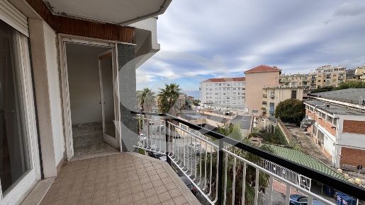 Foto Appartamento in Via Barabino 1, Sanremo Corso degli Inglesi di 81 m²