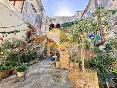 Foto Appartamento in VIA VINCENZO MIRABELLA, Siracusa Ortigia di 52 m²