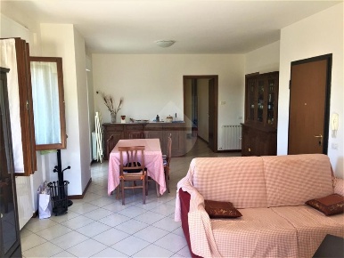 Foto Appartamento in VIA DEL COLLE, Umbertide di 130 m² con 4 locali