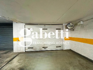 Foto Box in DEI CASTANI, Roma Centocelle di 30 m² in vendita