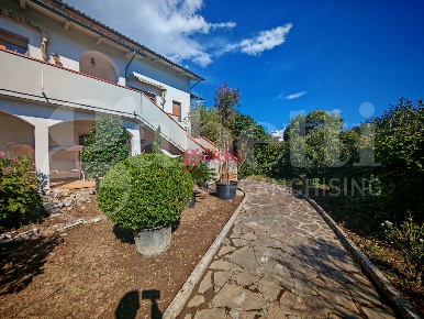 Foto Appartamento in vecchia fiorentina, Pistoia Masiano di 120 m²