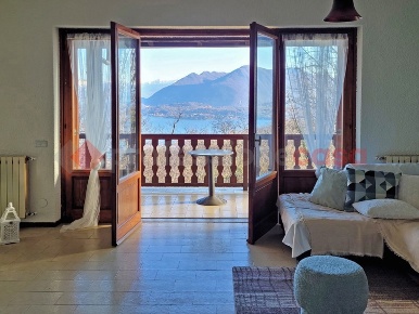 Foto Villa bifamiliare in sant'albino, Stresa di 196 m² con 5 locali