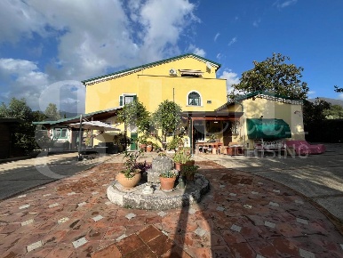 Foto Villa singola in Via Pizzone 98, Piedimonte Matese di 220 m²