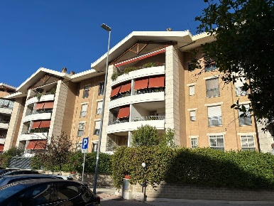 Foto Appartamento in Joan MirÃ², Roma Capannelle - Statuario di 35 m²