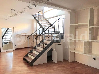 Foto Negozio in Via gramsci 0, Bastia Umbra Bastia di 135 m² con 2 locali