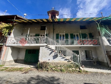Foto Casa indipendente in Bianco, Cumiana di 185 m² con 8 locali in vendita