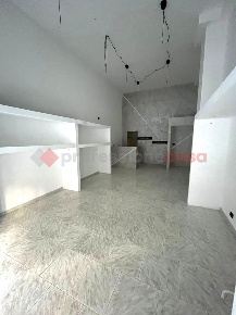 Foto Negozio in Pescara, Modugno di 48 m² con 1 locali in affitto