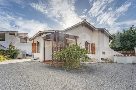 Foto Villa bifamiliare a Sinnai Solanas di 60 m² con 3 locali in vendita