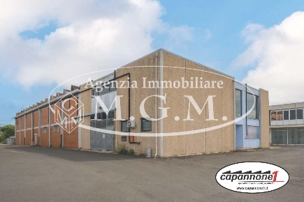 Foto Capannone industriale a Calcinaia Fornacette di 1600 m² con 12 locali