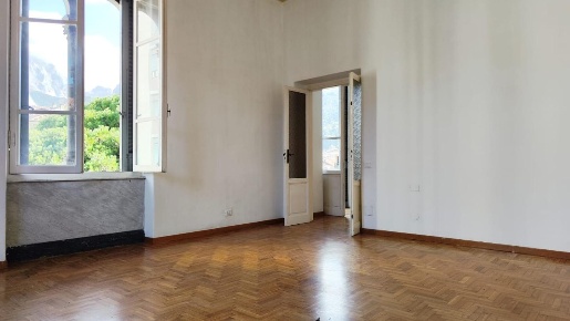 Foto Appartamento a Carrara Centro di 73 m² con 3 locali in affitto