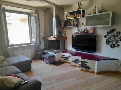 Foto Appartamento a Colle di Val d'Elsa Colle Bassa, Via Gramsci di 90 m²
