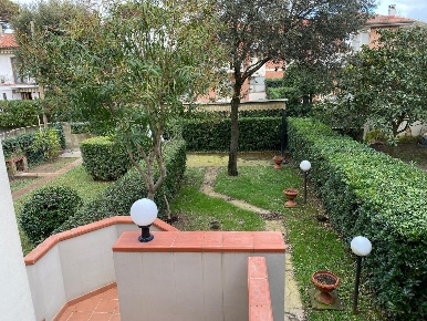 Foto Case semi ndipendenti a Pisa Tirrenia di 115 m² con 5 locali