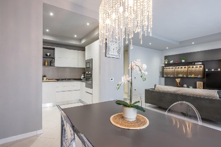 Foto Appartamento a Cascina Semicentro di 130 m² con 5 locali in vendita