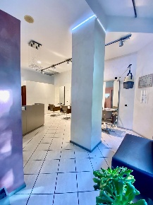 Foto Negozio a Prato Piazza del Mercato Nuovo di 50 m² con 1 locali