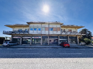 Foto Negozio in MARTIGNACCO VIA CIVIDINA, Martignacco Centro di 100 m²
