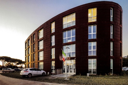 Foto Ufficio in Via Massa Avenza 38 Massa, Massa Zona Industriale di 140 m²