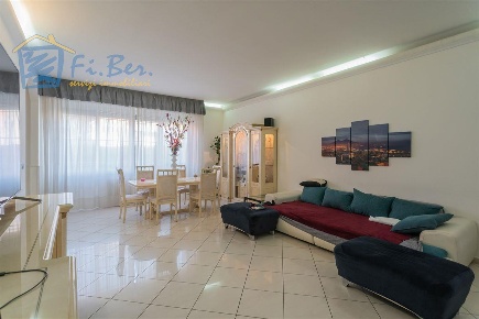 Foto Villa unifamiliare in Via Mantegna, Pioltello Centro di 250 m²