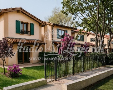 Foto Villa unifamiliare in via Barni, Dovera Centro di 115 m² con 4 locali