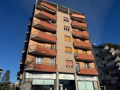 Foto Appartamento in via Val Cismon, Monza Triante di 71 m² con 2 locali