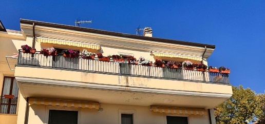 Foto Appartamento a Montelabbate di 97 m² con 6 locali in vendita