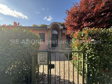 Foto Villa a schiera in Via Gioberti, Costabissara Centro di 217 m²