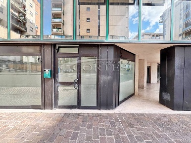 Foto Locale commerciale a Perugia di 90 m² con 3 locali in affitto