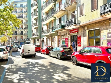 Foto Locale commerciale in Corso Italia, Taranto Italia - Montegranaro