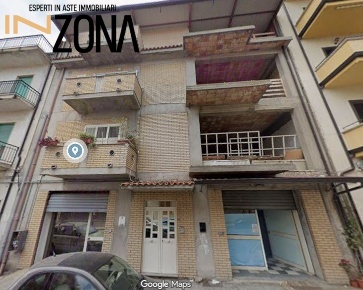 Foto Appartamento in via Trieste, Siderno Centro di 131 m² con 4 locali