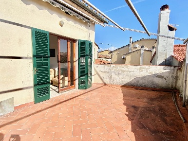 Foto Casa indipendente a Pistoia Pistoia Ovest di 160 m² con 10 locali