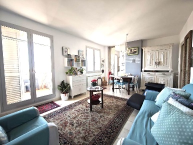 Foto Appartamento a Cecina Cecina Centro di 71 m² con 3 locali in vendita