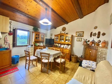 Foto Appartamento a Pistoia Capostrada di 160 m² con 8 locali in vendita