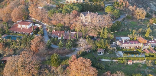 Foto Agriturismo a Magione Centro di 620 m² con 24 locali in vendita