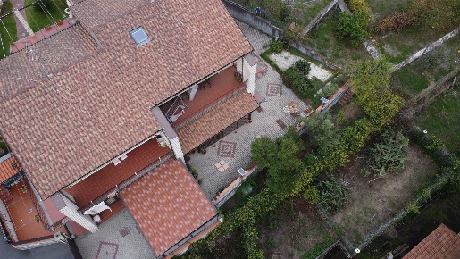 Foto Villa unifamiliare a Pedara Centro di 180 m² con 5 locali in vendita