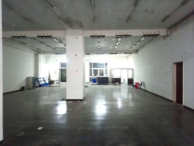 Foto Locale commerciale in via On. Napolitano 1, Nola di 355 m² in affitto