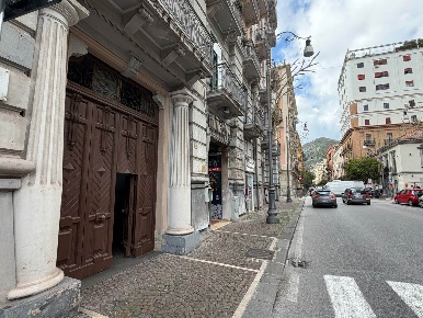 Foto Appartamento a Salerno Centro di 107 m² con 3 locali in vendita