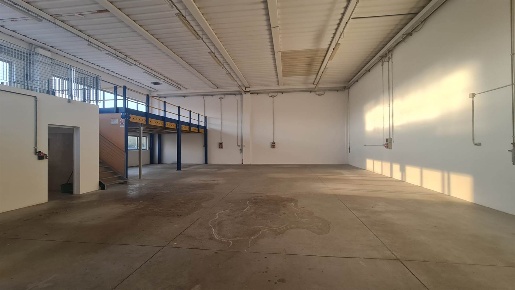 Foto Laboratorio a Paese Postioma di 291 m² con 2 locali in affitto