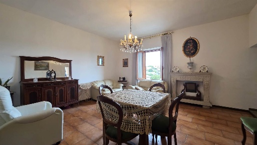 Foto Appartamento in Via Cavour 13, Vitorchiano di 100 m² con 6 locali