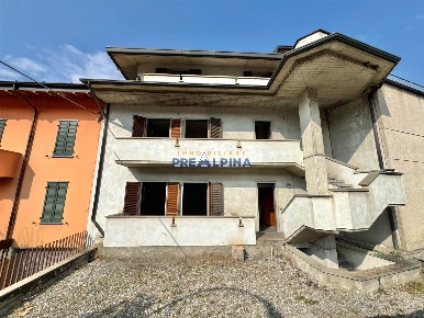 Foto Casa indipendente in Via don Bartolomeo Ferrari 67, Vertova Centro