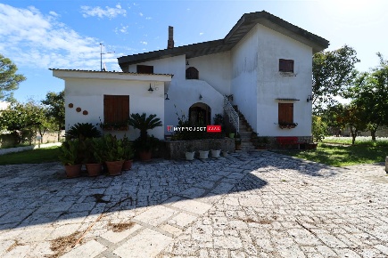 Foto Villa bifamiliare in Strada San Paolo, Martina Franca di 190 m²