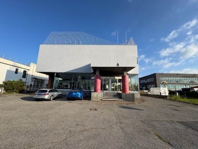 Foto Attività commerciale a Saronno di 2635 m² in vendita