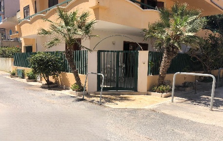 Foto Appartamento in Via Gerani, Pachino Marzameni di 65 m² con 4 locali