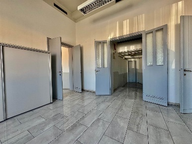 Foto Magazzino in VIA ELETTRICITA', Venezia Marghera - Catene di 800 m²