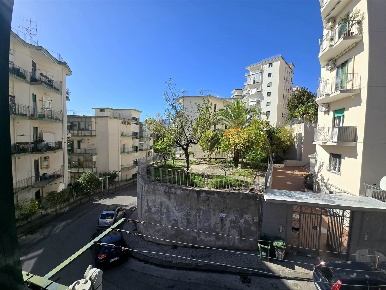 Foto Appartamento in Via Valerio Laspro  32, Salerno Carmine Alto di 110 m²