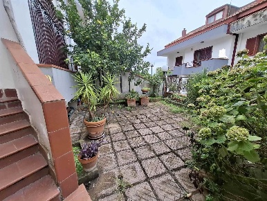 Foto Villa a schiera in Quaranta Fioravante 124, Baronissi Antessano